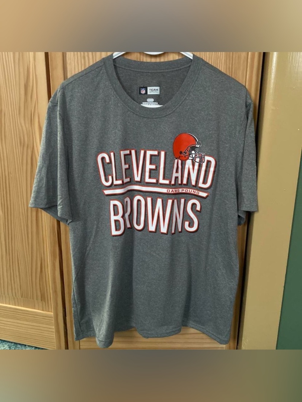 NFL Cleveland Browns Gray Tee with Orange Helmet